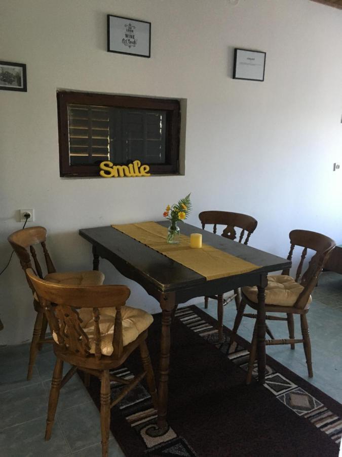 Village Wine House Mandicevac Екстериор снимка