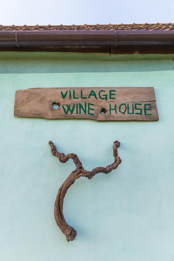 Village Wine House Mandicevac Екстериор снимка